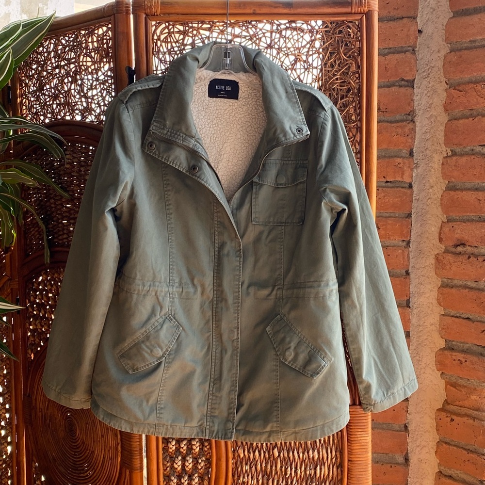 Active USA Khaki Sherpa-Lined Jacket Size S
Good Condition!